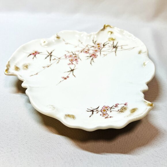 Elegant Antique Gold Trim Pink Floral Embossed Vanity Tray Early 20th Century 8" - Picture 9 of 9